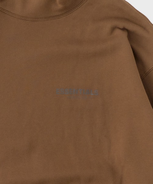 FOG ESSENTIALS(エフオージーエッセンシャルズ)の「FOG ESSENTIALS/エッセンシャルズ SSENSE 1POINT LOGO HI NECK SWEAT SHIRTS スウェット(スウェット・メンズ・ブラウン・L/M/S/XL)」の4枚目の写真
