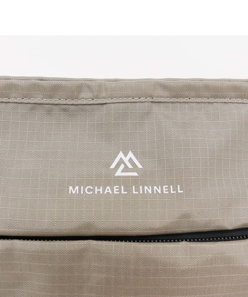 MICHAEL LINNELL(マイケル リンネル)の「【MICHAEL LINNELL/マイケルリンネル】Shoulder リフレクター加工 ワンポイントブランドロゴ 撥水 ショルダーバッグ(ショルダーバッグ・メンズ・ベージュ・FREE)」の4枚目の写真