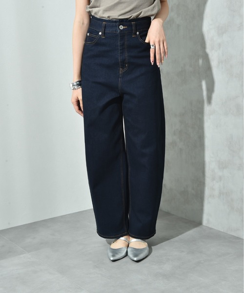 INTERPLANET（インタープラネット）の「ハイウエストワイドカーブデニム（デニムパンツ・レディース・ネイビー・マルチサイズ）」の16枚目の写真