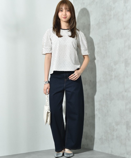 INTERPLANET（インタープラネット）の「ハイウエストワイドカーブデニム（デニムパンツ・レディース・ネイビー・マルチサイズ）」の4枚目の写真