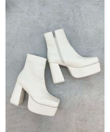 EVRIS（エヴリス）の「レザーライクチャンキーブーツ（ブーツ）」