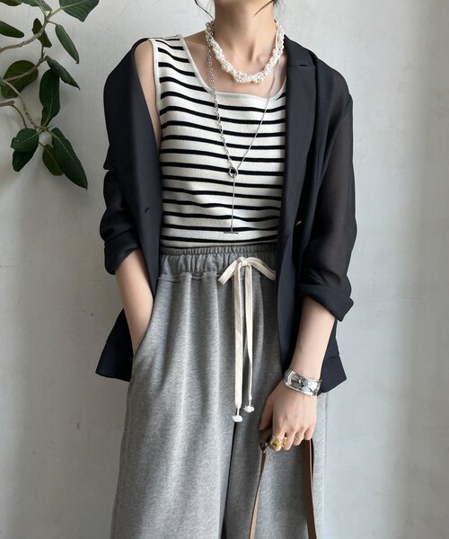 DouDou（ドゥドゥ）の「ボーダースクエアニットタンク（ニット/セーター・レディース・オフホワイト/グレー/ブラウン/ベージュ・FREE）」の2枚目の写真