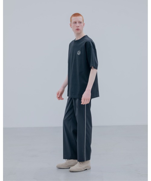 uniform experiment(ユニフォームエクスペリメント)の「LOGO-DRAFT TEE(Tシャツ/カットソー・メンズ・チャコールグレー/ホワイト/ブラック・2/4/3/5/1)」の6枚目の写真