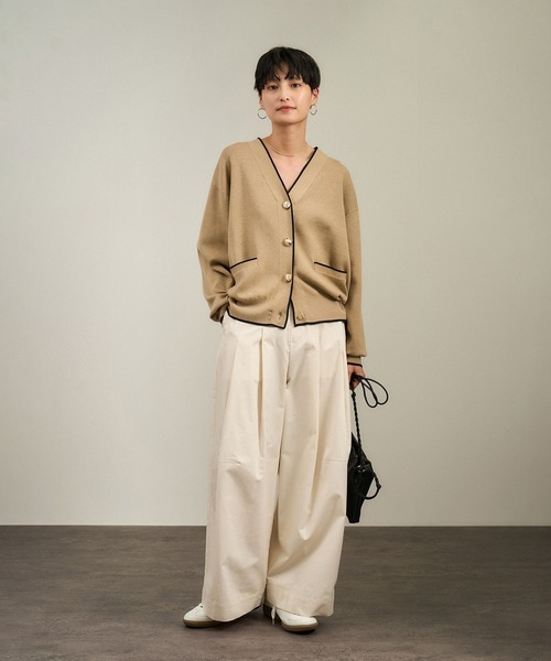 SALON adam et rope'（サロン アダム エ ロペ）の「【WEB限定】メタルボタンスウェットライクラインカーディガン 2［新色追加］（カーディガン/ボレロ・レディース・ベージュ/ネイビー/ブラウン/グレー・FREE）」の7枚目の写真
