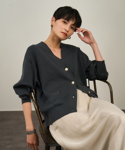 SALON adam et rope'（サロン アダム エ ロペ）の「【WEB限定】メタルボタンスウェットライクラインカーディガン 2［新色追加］（カーディガン/ボレロ・レディース・ベージュ/ネイビー/ブラウン/グレー・FREE）」の10枚目の写真