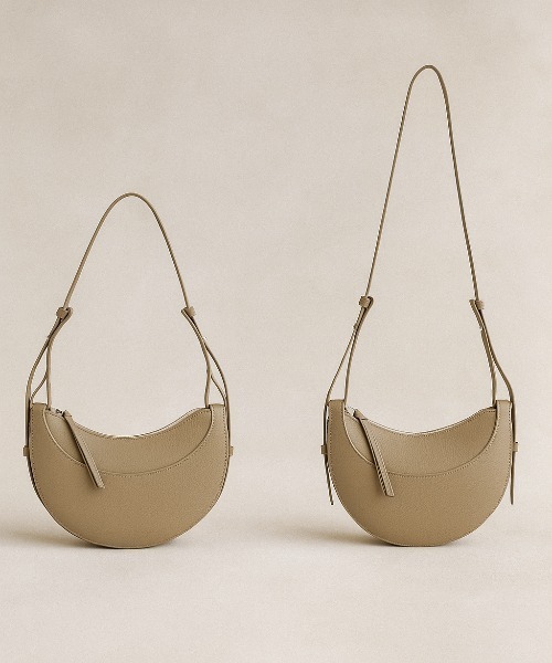 NiiNa(ニーナ)の「【 NiiNa / ニーナ 】高品質牛革 ワンハンドルハーフムーンショルダーレザーバッグ(ショルダーバッグ・レディース・グレイッシュベージュ/ブラック/ブラウン・FREE)」の7枚目の写真