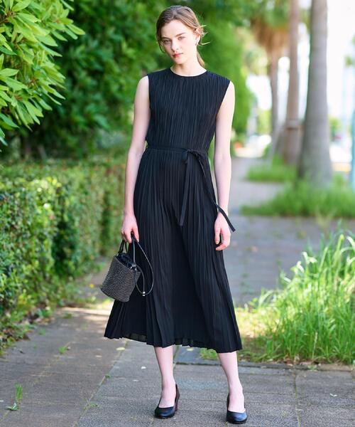 DRESSTERIOR(ドレステリア)の「【洗える/オンオフ】プリーツノースリーブワンピース(ワンピース・レディース・ブラック/ダークパープル・38/36/34)」の3枚目の写真