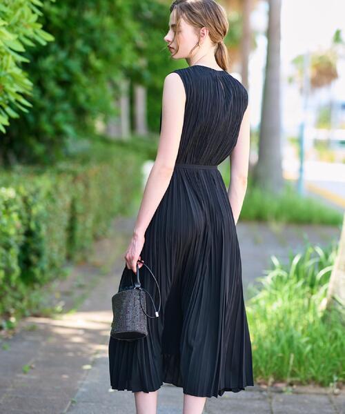 DRESSTERIOR(ドレステリア)の「【洗える/オンオフ】プリーツノースリーブワンピース(ワンピース・レディース・ブラック/ダークパープル・38/36/34)」の7枚目の写真