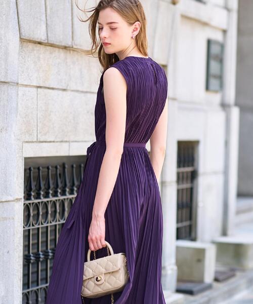 DRESSTERIOR(ドレステリア)の「【洗える/オンオフ】プリーツノースリーブワンピース(ワンピース・レディース・ブラック/ダークパープル・38/36/34)」の15枚目の写真