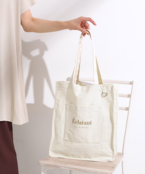 SHOO・LA・RUE（シューラルー）の「【ラッキーカラー/推し活にも】うちわも入るキャンバストートバッグ（トートバッグ・レディース・ブルー系その他/ピンク系その他/イエロー系その他7/レッド系1/ブラック/アイボリー/サックスブルー系7/パープル系その他/グリーン/グレー・00）」の2枚目の写真