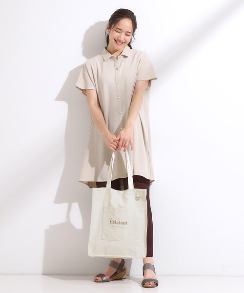 SHOO・LA・RUE（シューラルー）の「【ラッキーカラー/推し活にも】うちわも入るキャンバストートバッグ（トートバッグ・レディース・ブルー系その他/ピンク系その他/イエロー系その他7/レッド系1/ブラック/アイボリー/サックスブルー系7/パープル系その他/グリーン/グレー・00）」の12枚目の写真