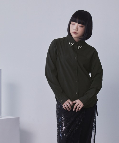 ELUNIS(エルニス)の「エリビジューシャツ(シャツ/ブラウス・レディース・ブラック/ホワイト・FREE)」の9枚目の写真