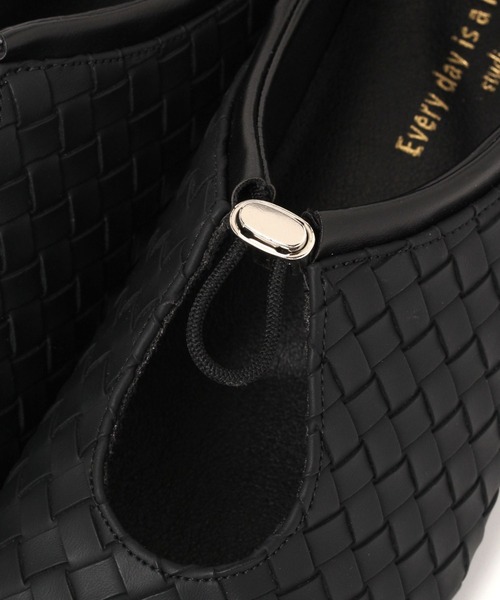 studio CLIP(スタディオクリップ)の「ループカットフラットシューズ(パンプス・レディース・ライトグレー/ダークブラウン/ブラック・LARGE/MEDIUM)」の9枚目の写真