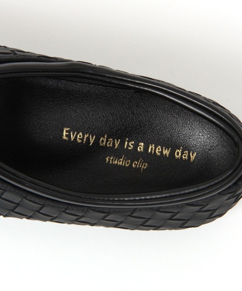 studio CLIP(スタディオクリップ)の「ループカットフラットシューズ(パンプス・レディース・ライトグレー/ダークブラウン/ブラック・LARGE/MEDIUM)」の12枚目の写真