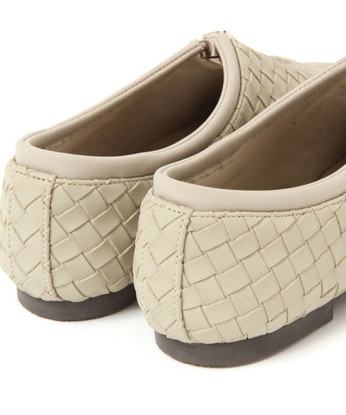 studio CLIP(スタディオクリップ)の「ループカットフラットシューズ(パンプス・レディース・ライトグレー/ダークブラウン/ブラック・LARGE/MEDIUM)」の14枚目の写真