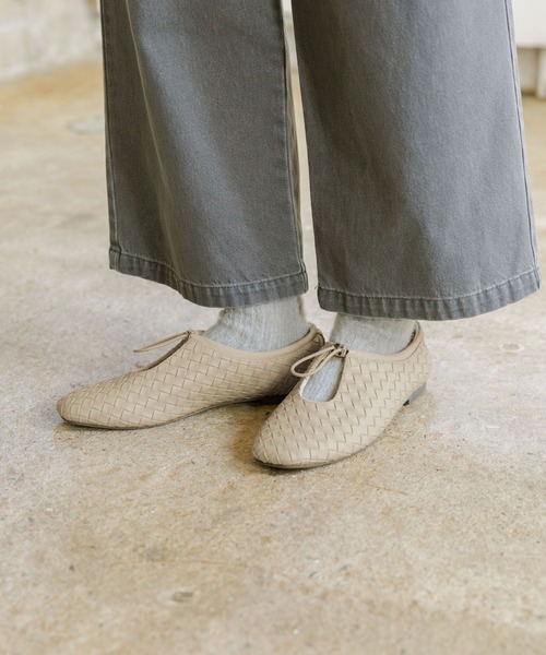 studio CLIP(スタディオクリップ)の「ループカットフラットシューズ(パンプス・レディース・ライトグレー/ダークブラウン/ブラック・LARGE/MEDIUM)」の22枚目の写真