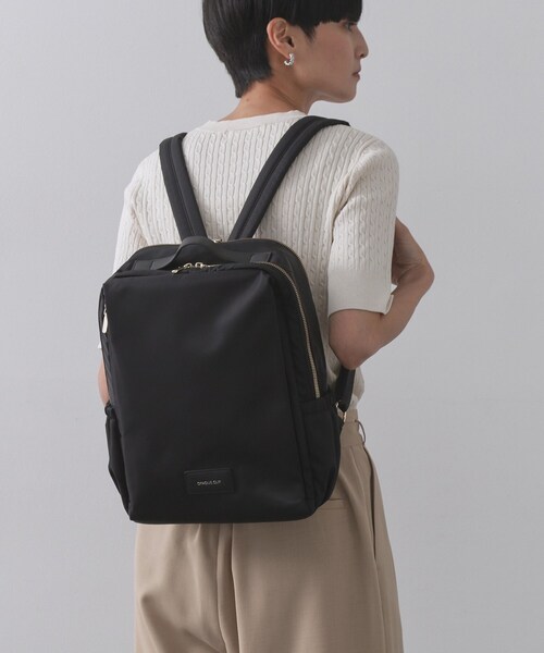 OPAQUE.CLIP(オペークドットクリップ)の「【マルチポケット/PC収納可能】ナイロンスクエアリュックサック(バックパック/リュック・レディース・ブラック・00)」の1枚目の写真