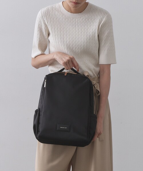 OPAQUE.CLIP(オペークドットクリップ)の「【マルチポケット/PC収納可能】ナイロンスクエアリュックサック(バックパック/リュック・レディース・ブラック・00)」の2枚目の写真