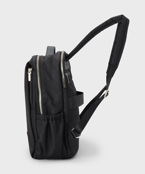 OPAQUE.CLIP(オペークドットクリップ)の「【マルチポケット/PC収納可能】ナイロンスクエアリュックサック(バックパック/リュック・レディース・ブラック・00)」の6枚目の写真
