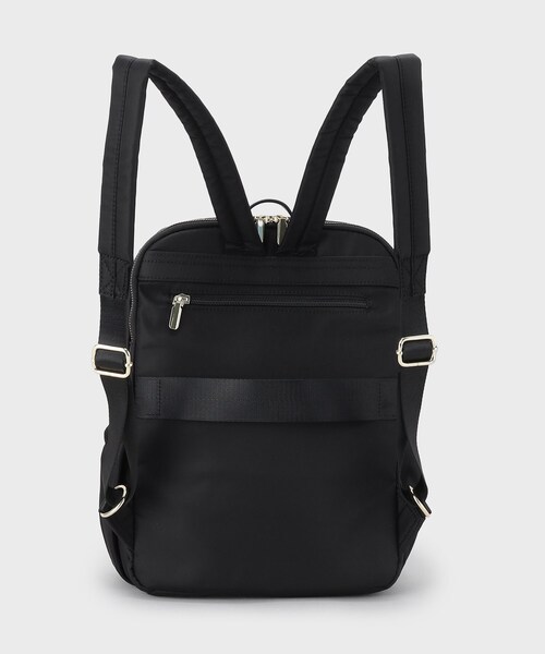 OPAQUE.CLIP(オペークドットクリップ)の「【マルチポケット/PC収納可能】ナイロンスクエアリュックサック(バックパック/リュック・レディース・ブラック・00)」の7枚目の写真