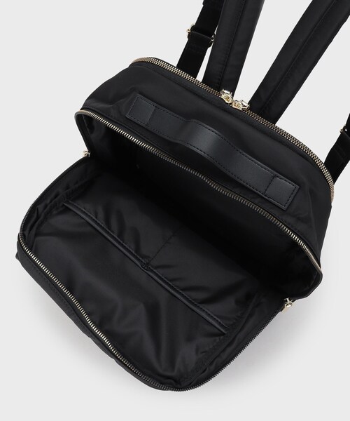 OPAQUE.CLIP(オペークドットクリップ)の「【マルチポケット/PC収納可能】ナイロンスクエアリュックサック(バックパック/リュック・レディース・ブラック・00)」の9枚目の写真