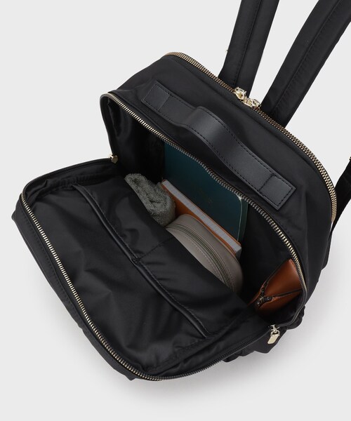 OPAQUE.CLIP(オペークドットクリップ)の「【マルチポケット/PC収納可能】ナイロンスクエアリュックサック(バックパック/リュック・レディース・ブラック・00)」の10枚目の写真