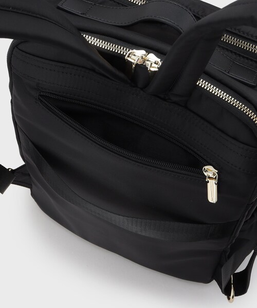 OPAQUE.CLIP(オペークドットクリップ)の「【マルチポケット/PC収納可能】ナイロンスクエアリュックサック(バックパック/リュック・レディース・ブラック・00)」の15枚目の写真