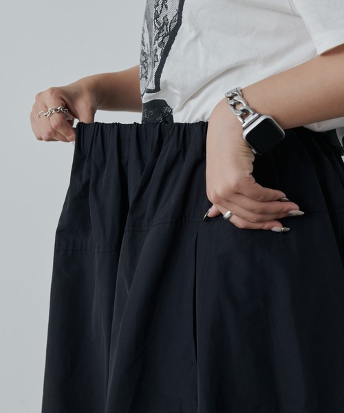 Lui's（ルイス）の「ナイロンギャザーバルーンスカート（スカート・レディース・オフホワイト/ブラック・38/36）」の4枚目の写真