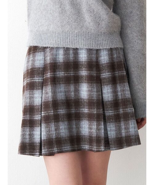 CALNAMUR（カルナムール）の「サイドデザインプリーツミニスカート（スカート・レディース・グレー/その他/その他2・SMALL/MEDIUM）」の2枚目の写真