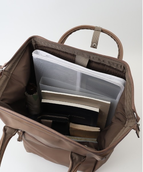 anello(アネロ)の「anello RE:レトロ 口金リュックL(バックパック/リュック・レディース・ブラック/キャメル/ベージュ系その他/グレー/アイボリー/ネイビー・FREE)」の11枚目の写真