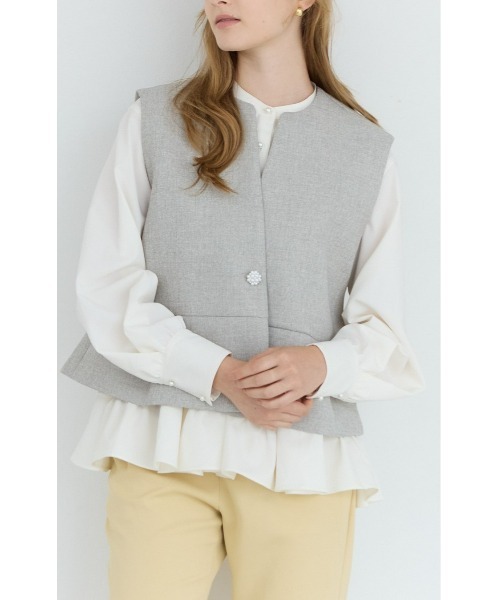 SONO フリル付きホワイトベスト Sono（ソーノ） ダウンベスト ベスト