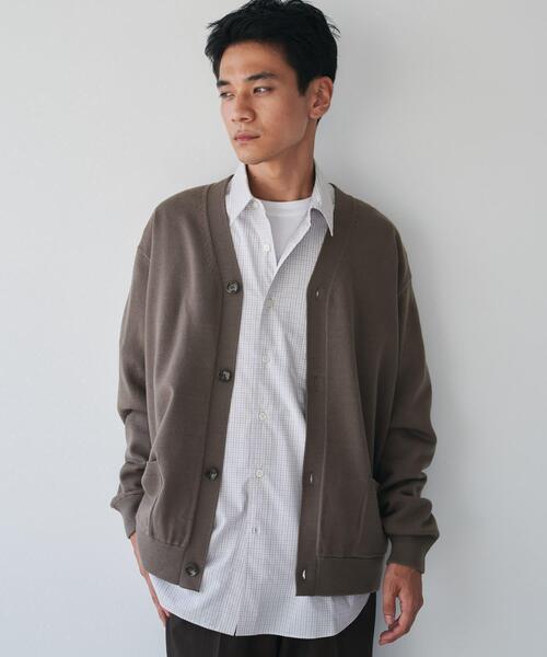 URBAN RESEARCH DOORS（アーバンリサーチドアーズ）の「『XLサイズ/WEB限定/仁村紗和さん着用』『UR TECH 200日ニット』Vネックカーディガン（カーディガン/ボレロ・メンズ・ブラック/モカ・MEDIUM/LARGE/X-LARGE）」の3枚目の写真