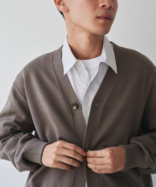 URBAN RESEARCH DOORS（アーバンリサーチドアーズ）の「『XLサイズ/WEB限定/仁村紗和さん着用』『UR TECH 200日ニット』Vネックカーディガン（カーディガン/ボレロ・メンズ・ブラック/モカ・MEDIUM/LARGE/X-LARGE）」の9枚目の写真