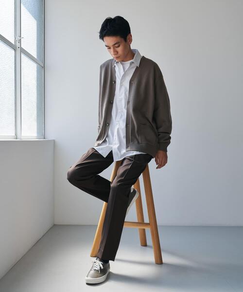 URBAN RESEARCH DOORS（アーバンリサーチドアーズ）の「『XLサイズ/WEB限定/仁村紗和さん着用』『UR TECH 200日ニット』Vネックカーディガン（カーディガン/ボレロ・メンズ・ブラック/モカ・MEDIUM/LARGE/X-LARGE）」の11枚目の写真