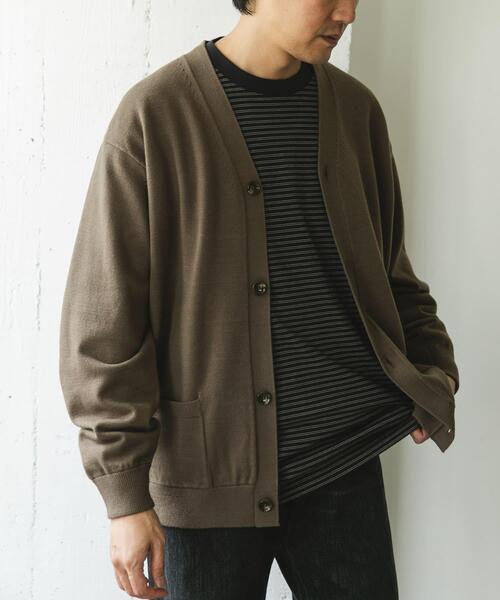 URBAN RESEARCH DOORS（アーバンリサーチドアーズ）の「『XLサイズ/WEB限定/仁村紗和さん着用』『UR TECH 200日ニット』Vネックカーディガン（カーディガン/ボレロ・メンズ・ブラック/モカ・MEDIUM/LARGE/X-LARGE）」の15枚目の写真
