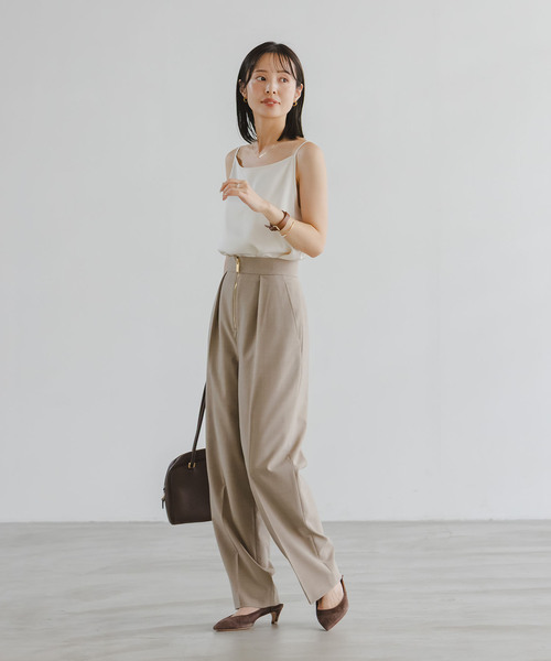 Noble（ノーブル）の「《追加》メルティサテン2WAYキャミ（キャミソール・レディース・ブラック/ホワイト/ベージュ・FREE）」の4枚目の写真