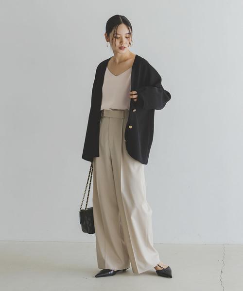 Noble（ノーブル）の「《追加》メルティサテン2WAYキャミ（キャミソール・レディース・ブラック/ホワイト/ベージュ・FREE）」の6枚目の写真