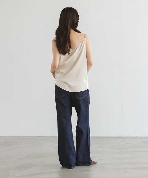 Noble（ノーブル）の「《追加》メルティサテン2WAYキャミ（キャミソール・レディース・ブラック/ホワイト/ベージュ・FREE）」の11枚目の写真