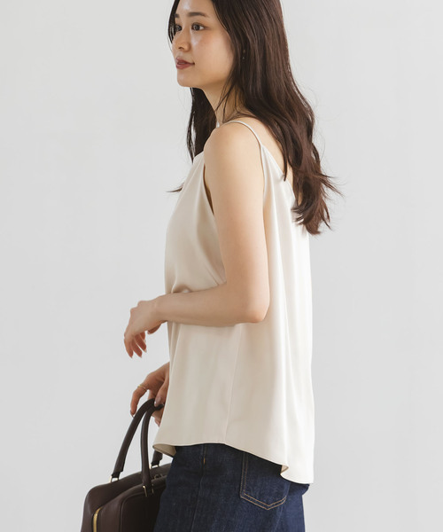 Noble（ノーブル）の「《追加》メルティサテン2WAYキャミ（キャミソール・レディース・ブラック/ホワイト/ベージュ・FREE）」の13枚目の写真