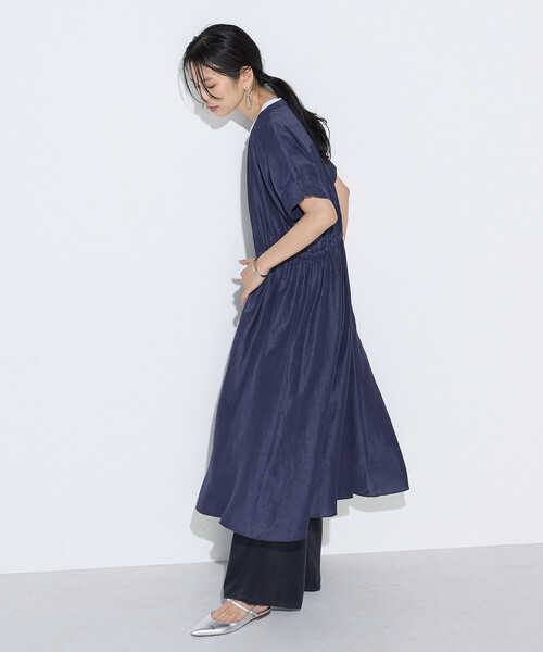 Gabardine K.T(ギャバジンケーティー)の「アセテートリネンタッサー ヘンリーネックワンピース(ワンピース・レディース・ブラック/ネイビー・7号/9号)」の14枚目の写真
