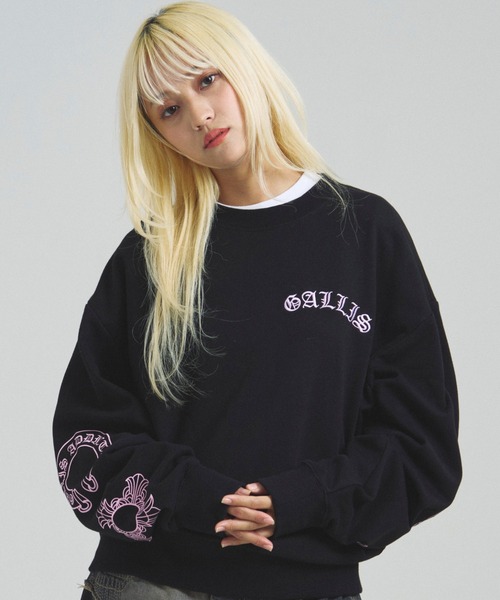 GALLIS ADDICTION（ガリスアディクション）の「GA COLOR刺繍&PRINT CREW（スウェット・メンズ・チャコール/ブラック/ブラック系その他2・M/L）」の2枚目の写真