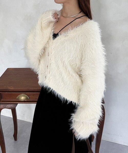 Thevon(ゼボン)の「ニュアンスボタンボリュームシャギーカーディガン(カーディガン/ボレロ・レディース・アイボリー/ブラウン/ベージュ・FREE)」の16枚目の写真