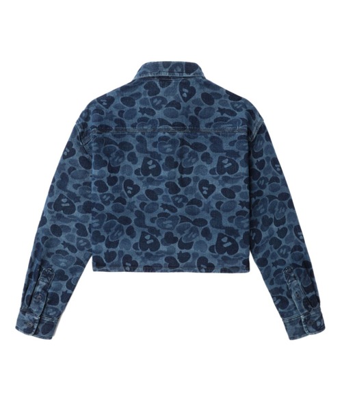 A BATHING APE（アベイシングエイプ）の「CAMO LASER PRINT DENIM CROP SHIRT（シャツ/ブラウス・レディース・インディゴブルー・FREE）」の2枚目の写真