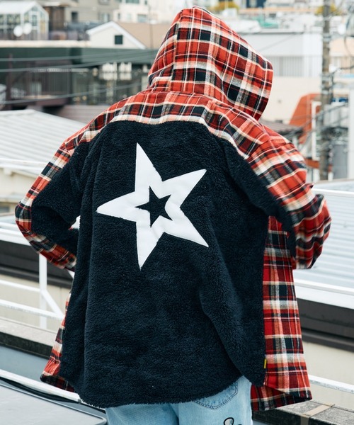 STUD MUFFIN（スタッドマフィン）の「STUD MUFFIN/スタッドマフィン/ネルチェック/ボア レザースター& サガラパッチワーク フーデッドシャツ（シャツ/ブラウス・メンズ・ブラック/ホワイト系2・3/4/2）」の6枚目の写真