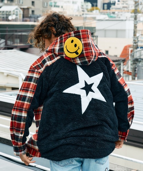 STUD MUFFIN（スタッドマフィン）の「STUD MUFFIN/スタッドマフィン/ネルチェック/ボア レザースター& サガラパッチワーク フーデッドシャツ（シャツ/ブラウス・メンズ・ブラック/ホワイト系2・3/4/2）」の5枚目の写真