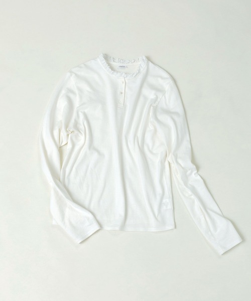 PAR ICI（パーリッシィ）の「コーマ天竺 ヘンリーネックフリルカットソー（Tシャツ/カットソー・レディース・ホワイト・FREE）」の2枚目の写真