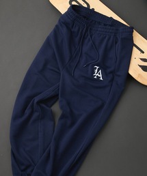 SAVIER（サビアー）の「【SAVIER：サビアー】LAロゴ刺繍 スウェットパンツ【セットアップ可能】（スウェットパンツ）」