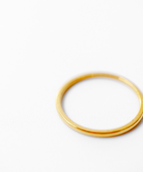 TUWAKRIM(トゥワクリム)の「【TUWAKRIM】Effect ring(リング・レディース・ゴールド・XX-LARGE/X-LARGE/XX-SMALL)」の1枚目の写真