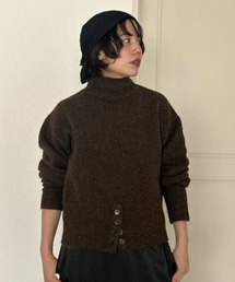 ウエストボタンタートルニット