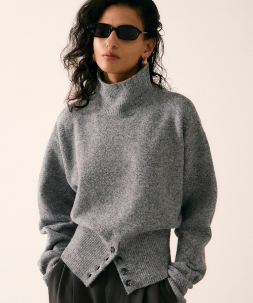 Henon.(ヘノン)の「WARMING TURTLE KNIT TOPS(ニット/セーター・レディース・ライトグレー/ブラウン/ダークネイビー・F)」の1枚目の写真